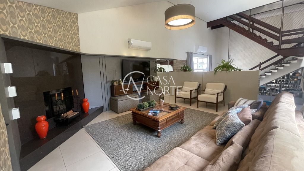 Casa à venda com 4 quartos com 405m², 4 suítes, 5 vagas, Avenida Ecoville no bairro Sarandi em Porto Alegre