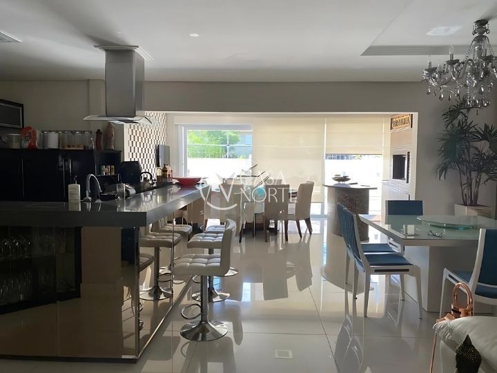 Casa à venda com 3 quartos com 258m², 3 suítes, 3 vagas, Avenida Ecoville no bairro Sarandi em Porto Alegre