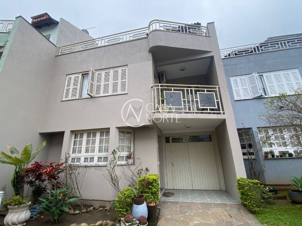 Sobrado à venda com 3 quartos, 192m², 1 suíte, 2 vagas, Rua Elízio Abate Crivella no bairro Jardim Itu Sabará em Porto Alegre