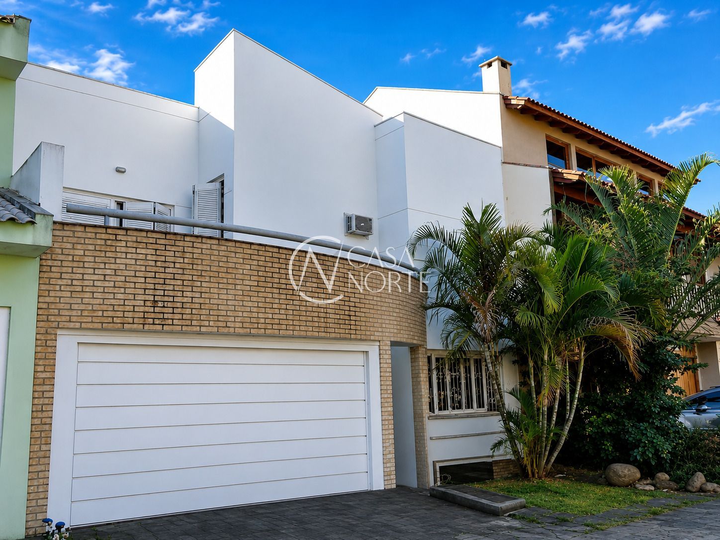 Casa à venda com 3 quartos com 269m², 1 suíte, Avenida Ecoville no bairro Sarandi em Porto Alegre