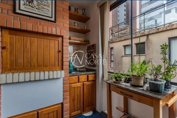 Cobertura à venda com 4 quartos, 267m², 1 suíte, 2 vagas, Rua Professor Ivo Corseuil no bairro Petrópolis em Porto Alegre