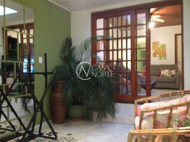 Casa à venda com 3 quartos com 160m², 1 suíte, Rua Luiz Carlos Almeida no bairro Rubem Berta em Porto Alegre