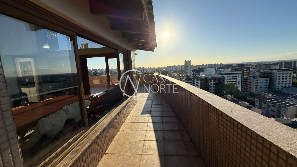 Cobertura à venda com 4 quartos, 315m², 1 suíte, 4 vagas, Avenida Bispo João Scalabrini no bairro Jardim Itu Sabará em Porto Alegre