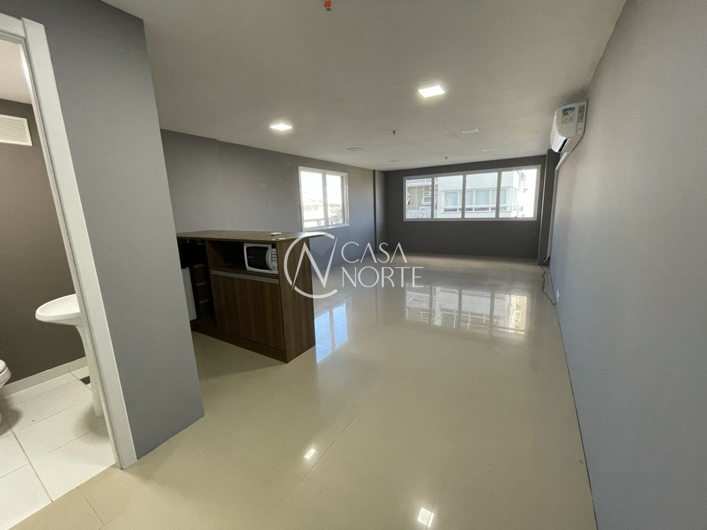 Sala Comercial à venda , 1 vaga, Avenida Assis Brasil no bairro Passo da Areia em Porto Alegre