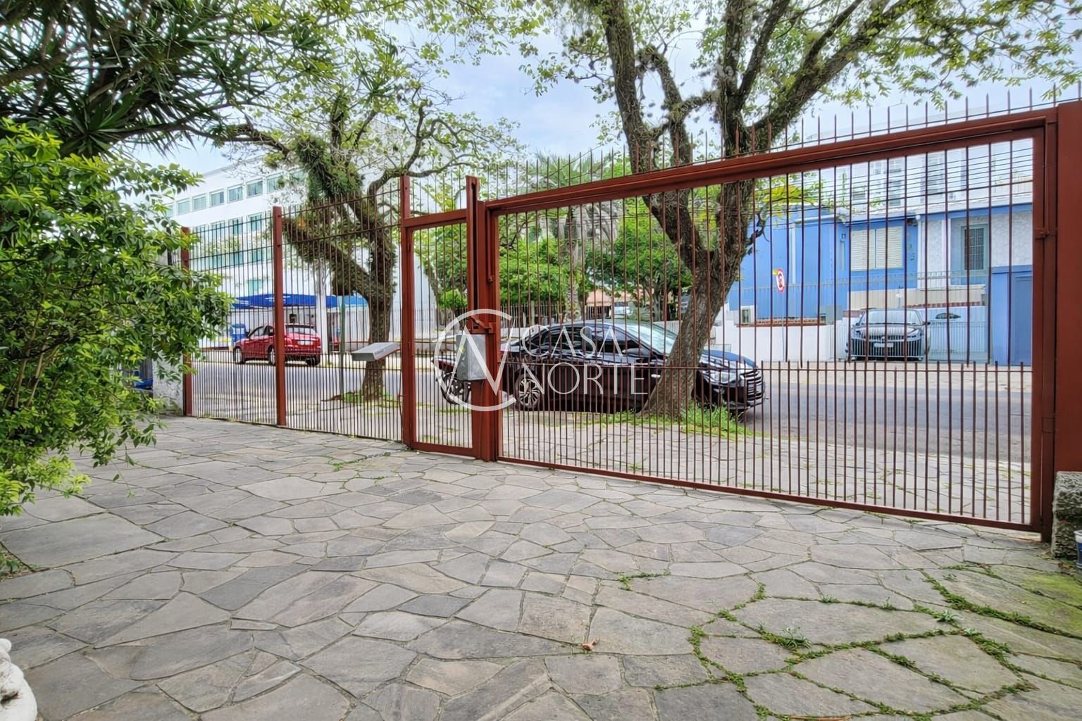 Casa à venda com 5 quartos, 289m², 1 suíte, 4 vagas, Rua Engenheiro Walter Boehl no bairro Vila Ipiranga em Porto Alegre