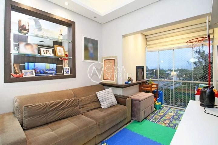 Apartamento à venda com 2 quartos, 61m², 1 suíte, Avenida Sertório no bairro Sarandi em Porto Alegre