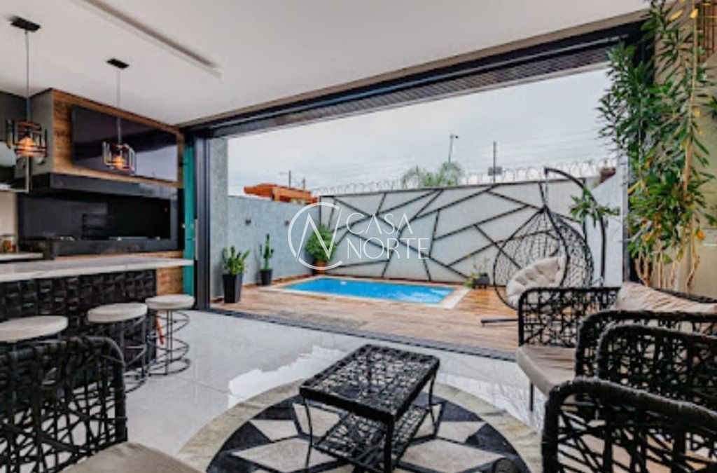 Casa à venda com 3 quartos com 245m², 3 suítes, 3 vagas, Avenida Willy Eugenio Fleck no bairro Sarandi em Porto Alegre