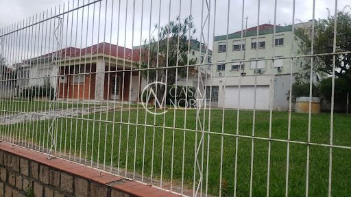 Casa à venda com 3 quartos com 900m², 9 vagas, Estrada Martim Félix Berta no bairro Rubem Berta em Porto Alegre