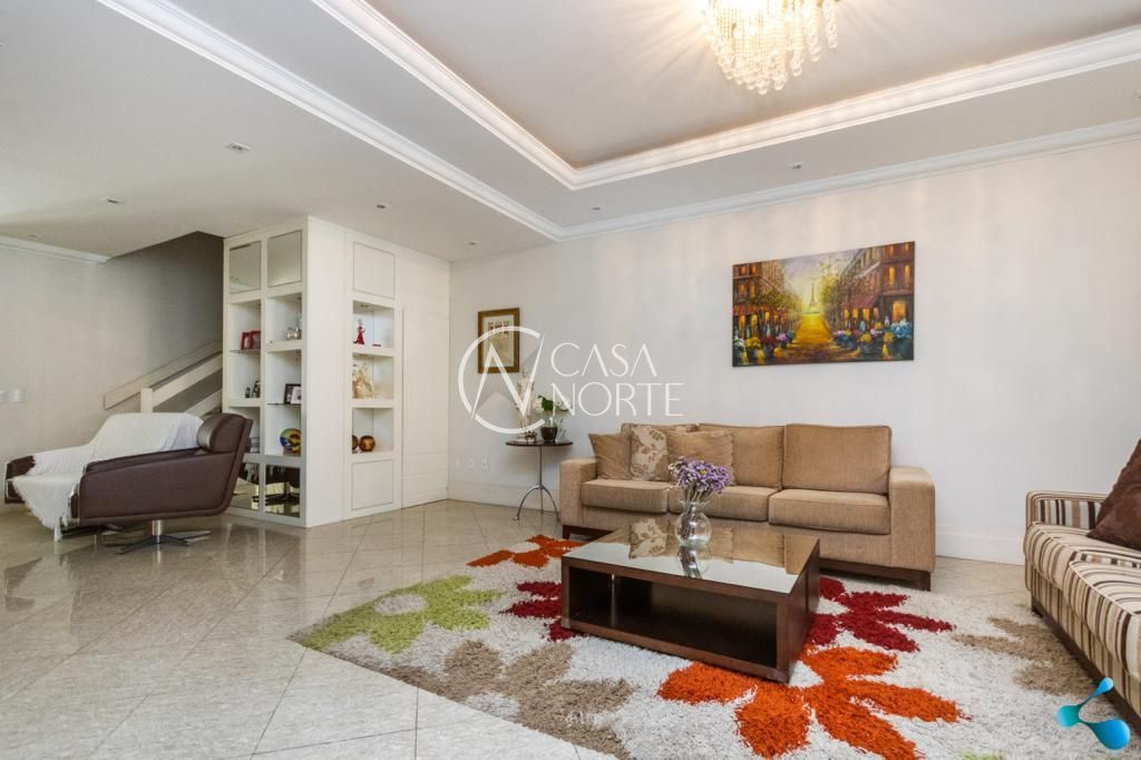 Casa à venda com 4 quartos com 285m², 1 suíte, 4 vagas, Rua Elias Bothome no bairro Jardim Itu Sabará em Porto Alegre