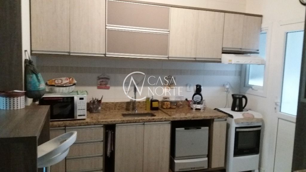 Casa à venda com 2 quartos com 151m², 1 suíte, 2 vagas, Rua Alcebíades Ribeiro no bairro Hípica em Porto Alegre