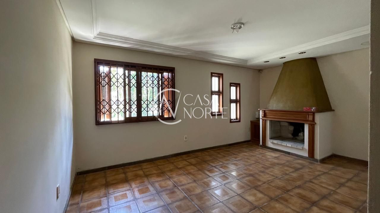 Casa à venda com 4 quartos, 271m², 1 suíte, 3 vagas, Avenida Professor Paula Soares no bairro Jardim Itu em Porto Alegre