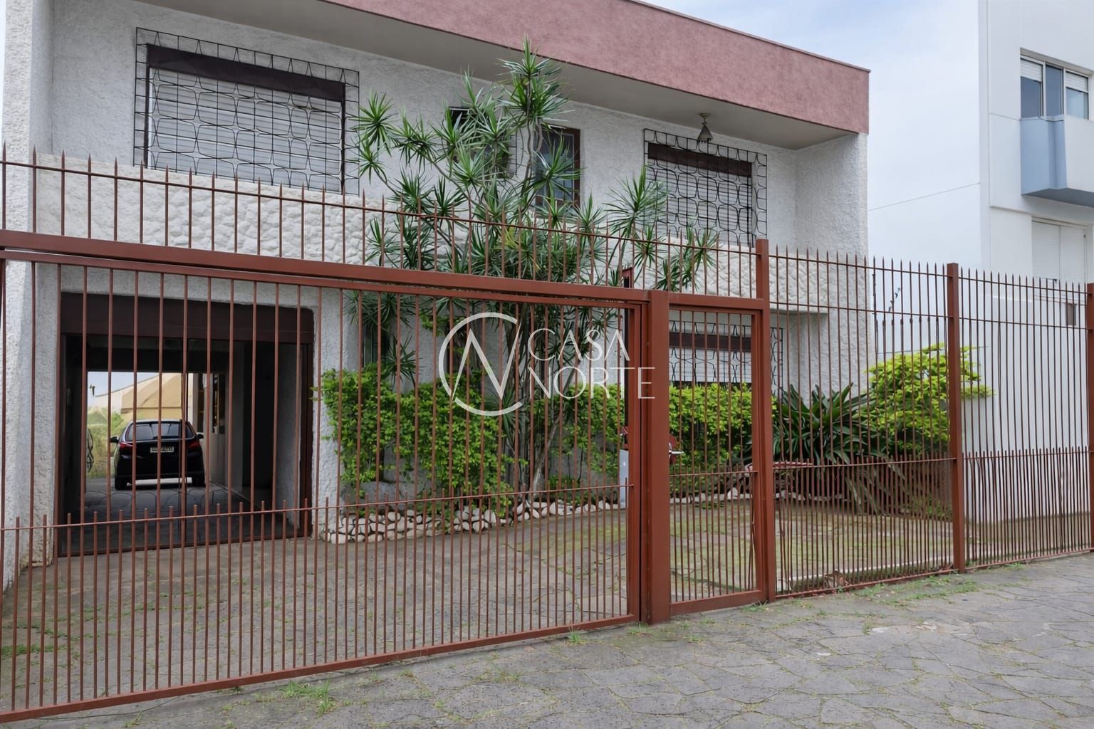 Casa à venda com 5 quartos, 289m², 1 suíte, 4 vagas, Rua Engenheiro Walter Boehl no bairro Vila Ipiranga em Porto Alegre