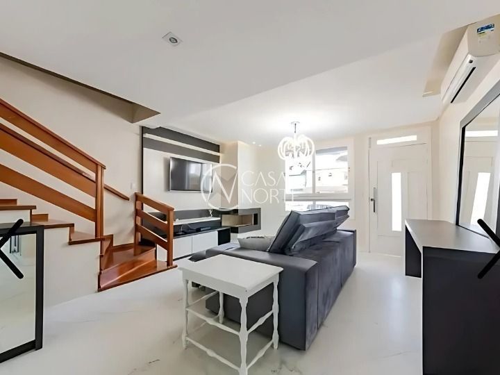 Casa à venda com 3 quartos com 200m², 1 suíte, 2 vagas, Avenida Ecoville no bairro Sarandi em Porto Alegre