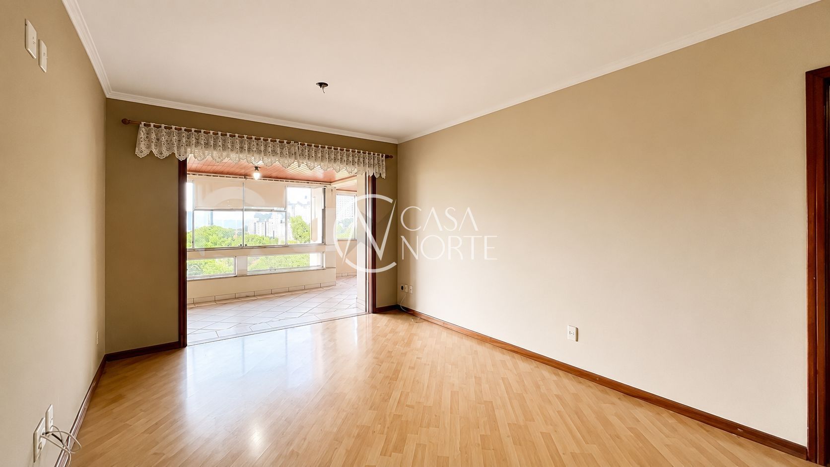 Apartamento à venda com 3 quartos, 147m², 1 suíte, 2 vagas, Rua Maestro Salvador Campanella no bairro Jardim Planalto em Porto Alegre