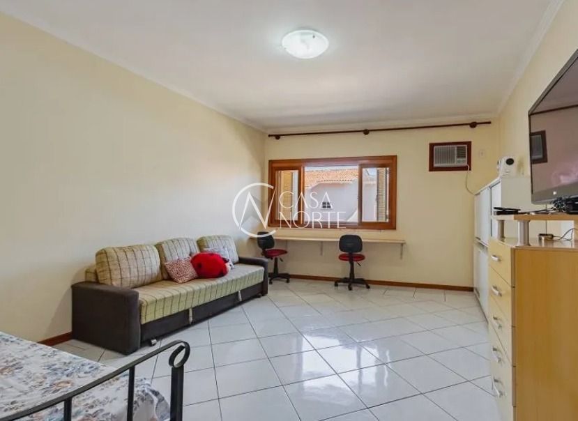 Casa à venda com 4 quartos com 245m², 1 suíte, 4 vagas, Avenida Ecoville no bairro Sarandi em Porto Alegre