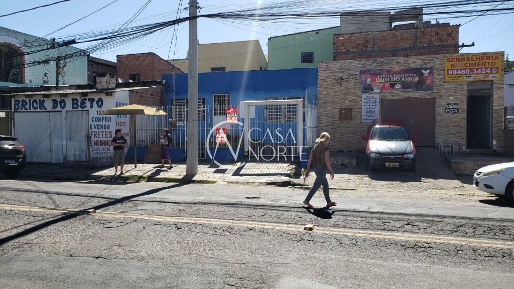 Casa à venda com 3 quartos com 250m², Rua Wolfram Metzler no bairro Rubem Berta em Porto Alegre