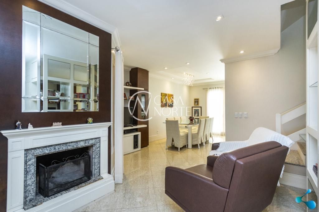 Casa à venda com 4 quartos com 285m², 1 suíte, 4 vagas, Rua Elias Bothome no bairro Jardim Itu Sabará em Porto Alegre