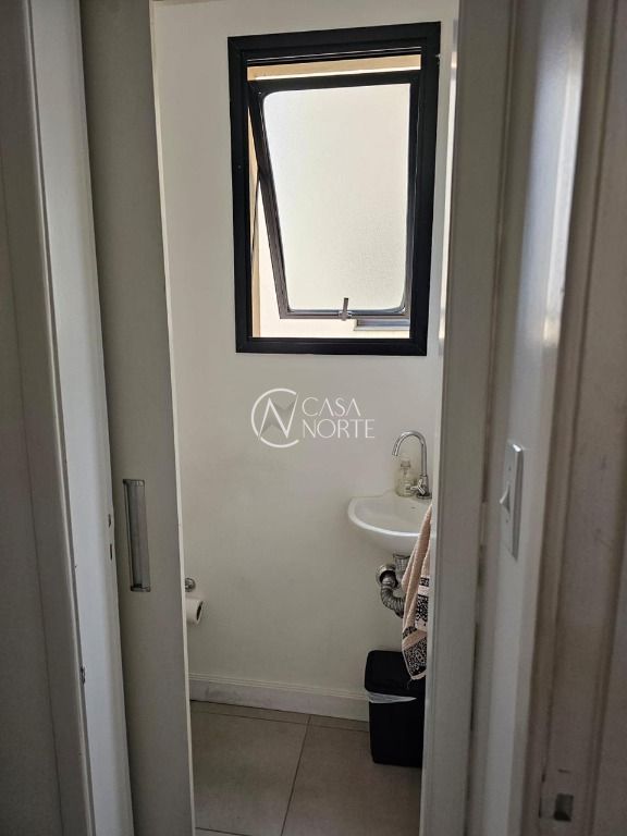 Sala Comercial à venda , 62m², Avenida Cristóvão Colombo no bairro Floresta em Porto Alegre