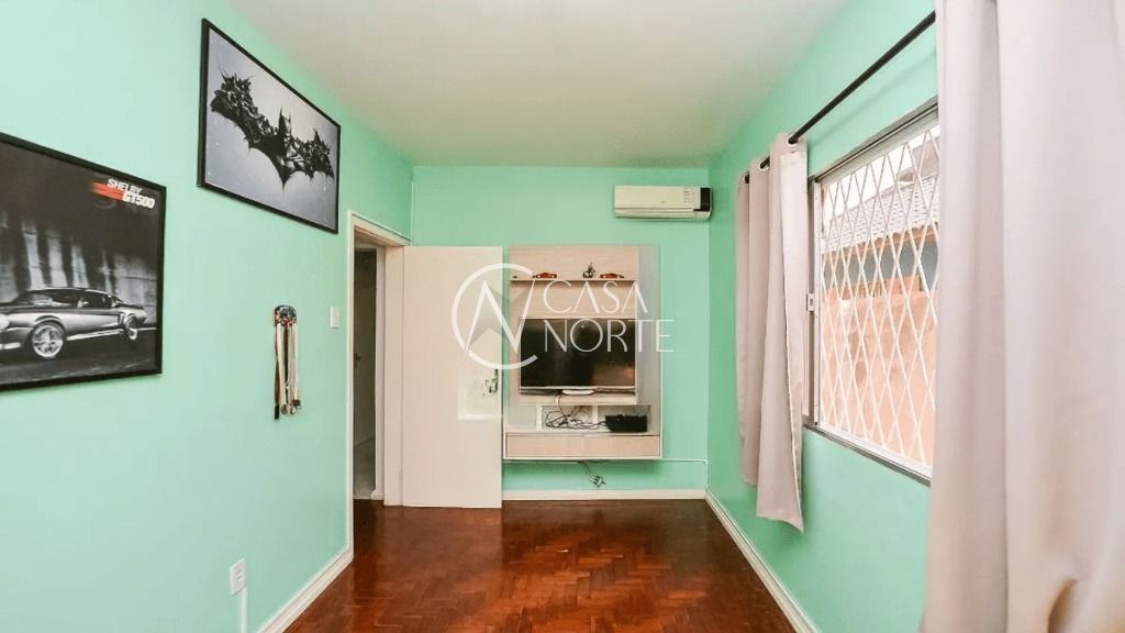 Casa à venda com 4 quartos, 150m², 1 suíte, 2 vagas, Rua Antônio Ângelo Carraro no bairro Jardim Itu Sabará em Porto Alegre