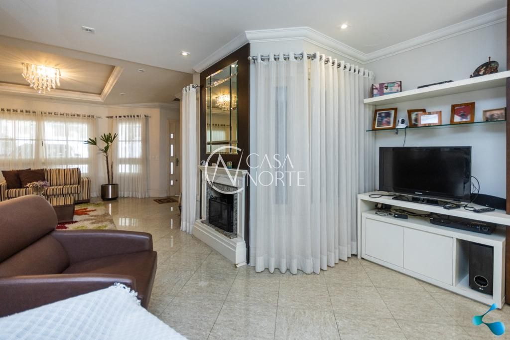 Casa à venda com 4 quartos com 285m², 1 suíte, 4 vagas, Rua Elias Bothome no bairro Jardim Itu Sabará em Porto Alegre