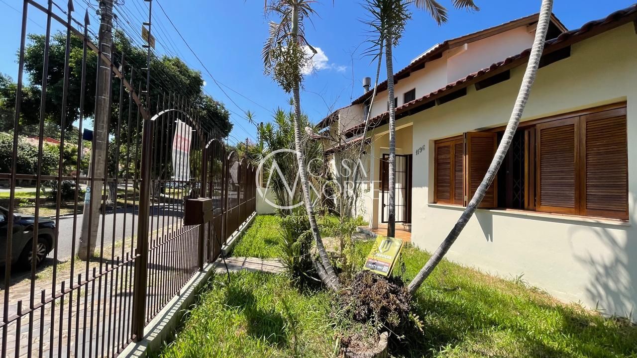 Casa à venda com 4 quartos, 271m², 1 suíte, 3 vagas, Avenida Professor Paula Soares no bairro Jardim Itu em Porto Alegre