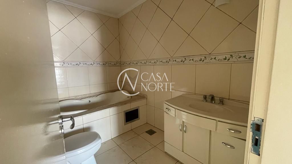 Casa à venda com 4 quartos com 250m², 1 suíte, 6 vagas, Avenida Ecoville no bairro Sarandi em Porto Alegre