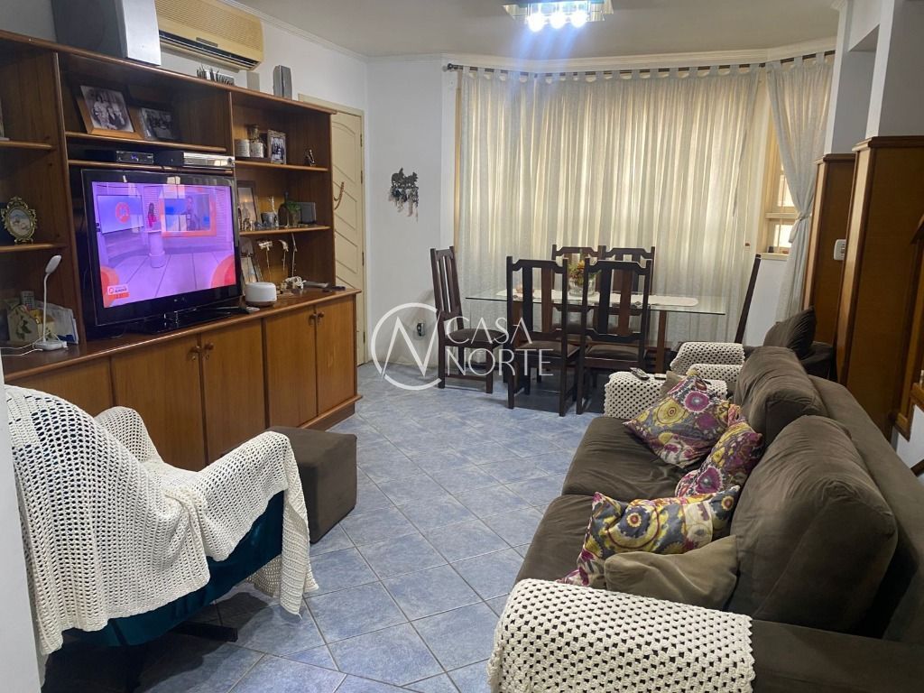 Sobrado à venda com 3 quartos, 192m², 1 suíte, 2 vagas, Rua Elízio Abate Crivella no bairro Jardim Itu Sabará em Porto Alegre