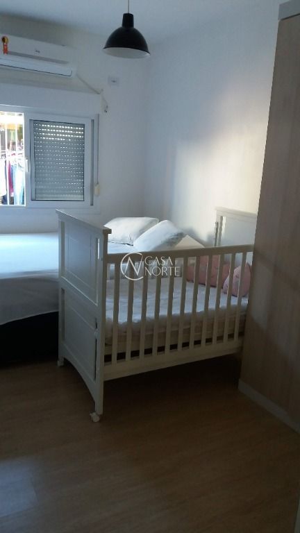 Casa à venda com 2 quartos com 151m², 1 suíte, 2 vagas, Rua Alcebíades Ribeiro no bairro Hípica em Porto Alegre