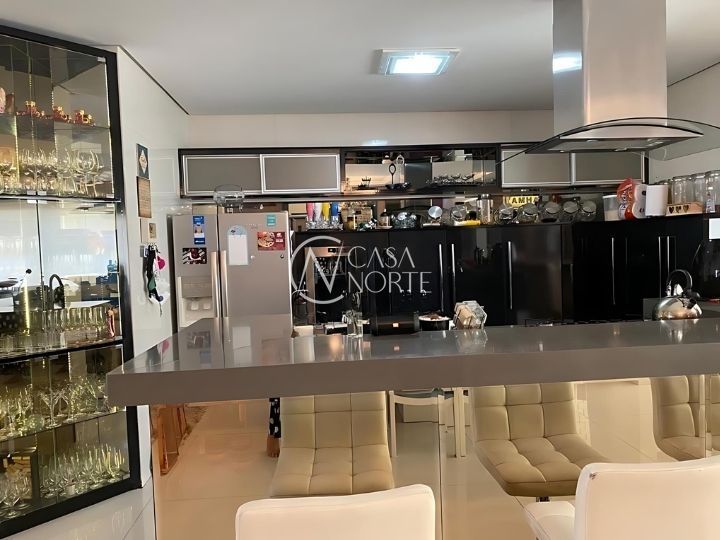 Casa à venda com 3 quartos com 258m², 3 suítes, 3 vagas, Avenida Ecoville no bairro Sarandi em Porto Alegre