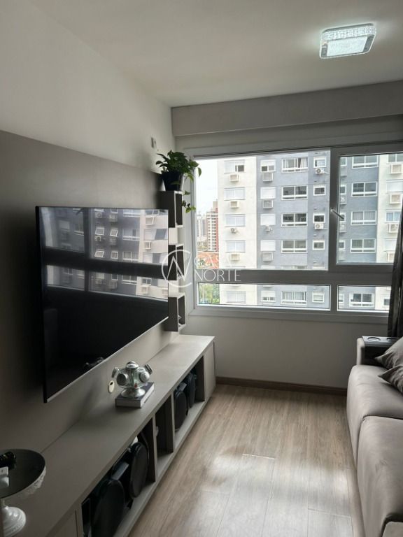 Apartamento à venda com 3 quartos, 1 suíte, 2 vagas, Rua Jerônymo Zelmanovitz no bairro São Sebastião em Porto Alegre