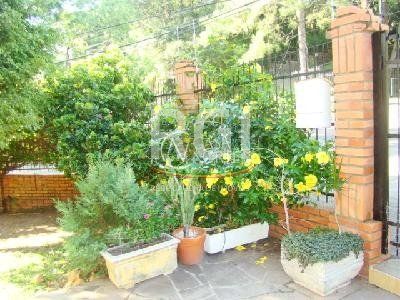 Casa à venda com 3 quartos, 200m², 1 suíte, 4 vagas, Rua Conselheiro Xavier da Costa no bairro Jardim Isabel em Porto Alegre