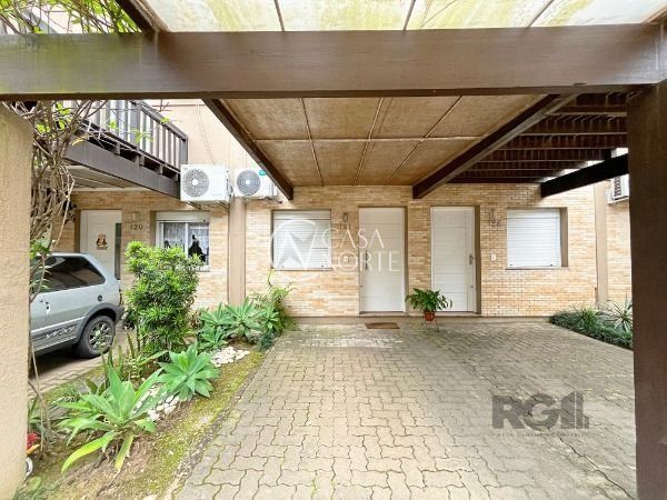 Casa de Condomínio à venda com 3 quartos, 100m², 1 suíte, 1 vaga, Avenida Juca Batista no bairro Cavalhada em Porto Alegre