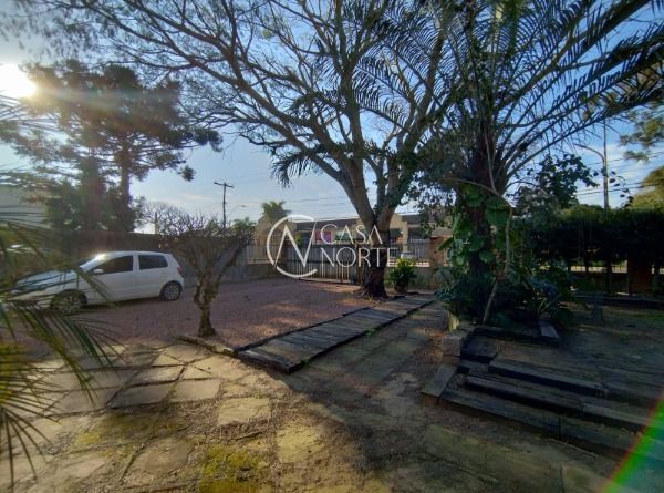 Casa à venda com 3 quartos, 160m², 4 vagas, Estrada João Salomoni no bairro Vila Nova em Porto Alegre