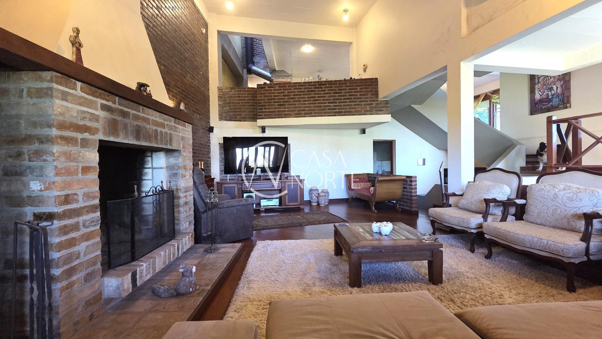 Casa à venda com 4 quartos, 499m², 2 suítes, 3 vagas, Rua Professor Padre Gomes no bairro Sétimo Céu em Porto Alegre