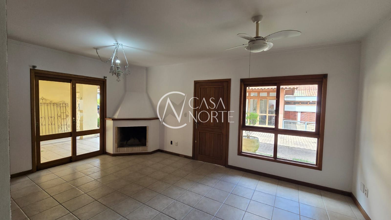 Casa de Condomínio à venda com 3 quartos, 134m², 1 suíte, 2 vagas, Rua Luís Felipe Monmany no bairro Espírito Santo em Porto Alegre