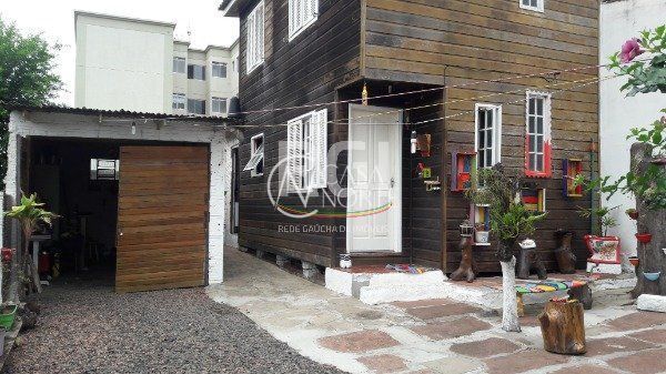 Sobrado à venda com 4 quartos, 280m², 4 vagas, Rua da Prudencia no bairro Cavalhada em Porto Alegre