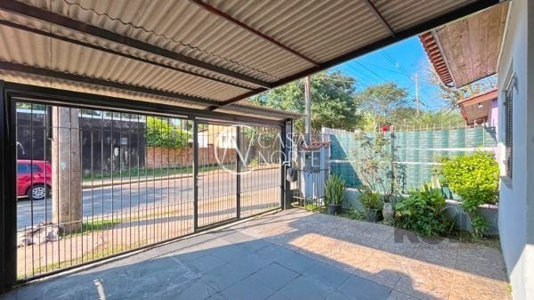 Casa à venda com 2 quartos, 120m², 2 vagas, Rua Capitao Pedroso no bairro Restinga em Porto Alegre