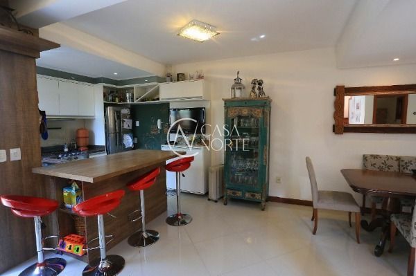 Casa de Condomínio à venda com 3 quartos, 190m², 1 suíte, 2 vagas, Rua Liberal no bairro Tristeza em Porto Alegre