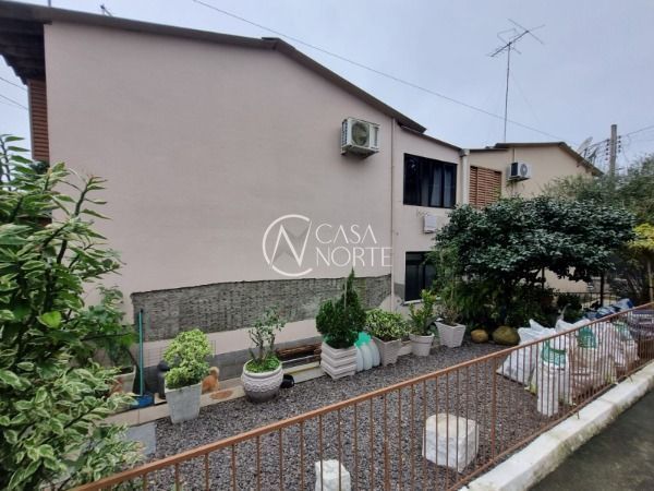 Casa de Condomínio à venda com 2 quartos, 50m², 1 vaga, Avenida Vicente Monteggia no bairro Cavalhada em Porto Alegre