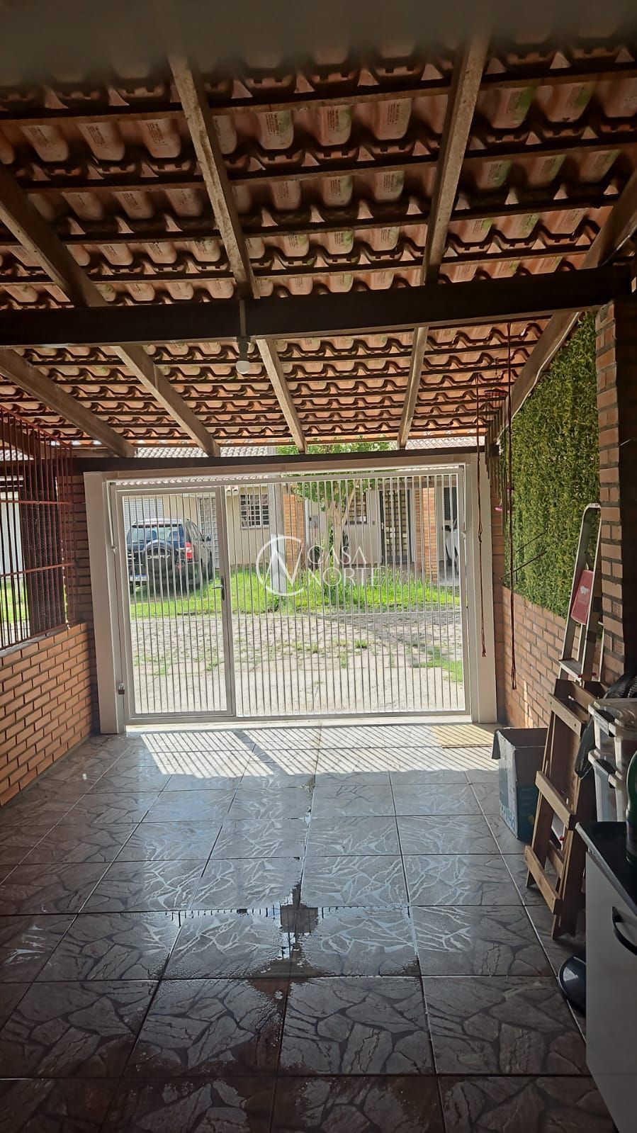 Casa de Condomínio à venda com 2 quartos, 78m², 1 vaga, Avenida Edgar Pires de Castro no bairro Hípica em Porto Alegre