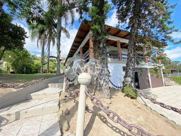 Casa à venda com 2 quartos, 262m², 2 suítes, 2 vagas, Conselheiro Xavier da Costa no bairro Jardim Isabel em Porto Alegre