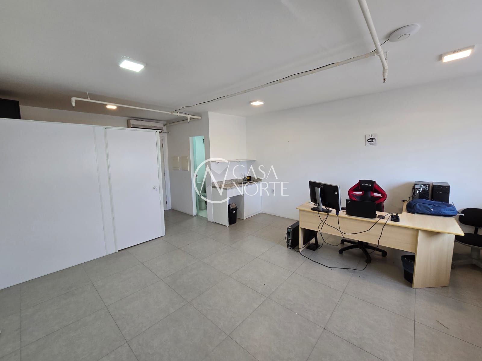 Sala Comercial à venda com 1 quarto, 25m², 1 vaga, Avenida Icaraí no bairro Cristal em Porto Alegre