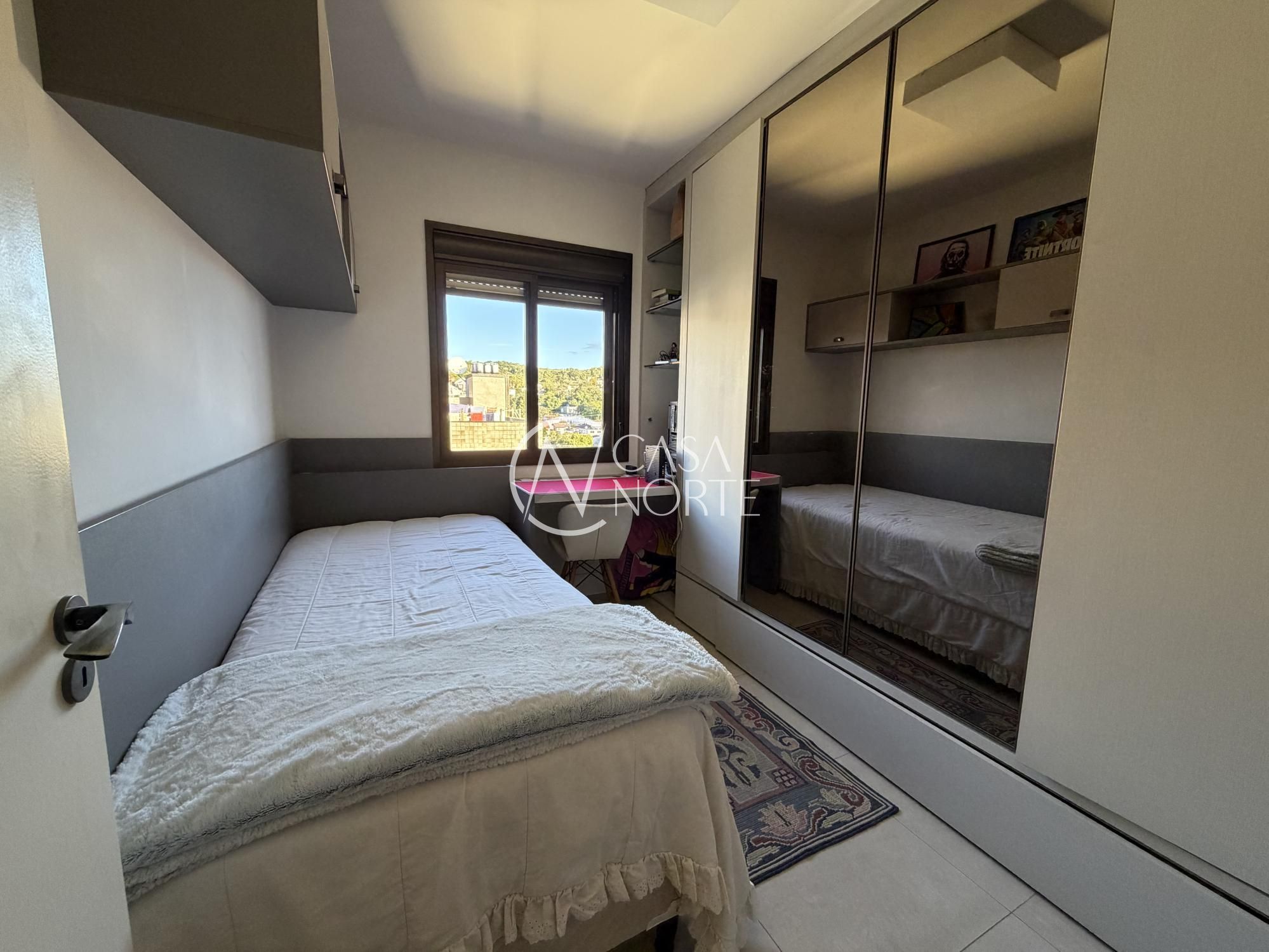 Apartamento à venda com 3 quartos, 90m², 1 suíte, 2 vagas, Rua Doutor Pereira Neto no bairro Tristeza em Porto Alegre