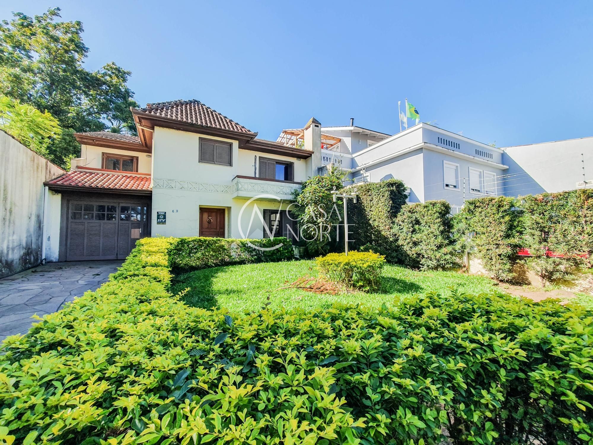 Casa à venda com 4 quartos, 275m², 1 suíte, 3 vagas, Rua Torres no bairro Ipanema em Porto Alegre