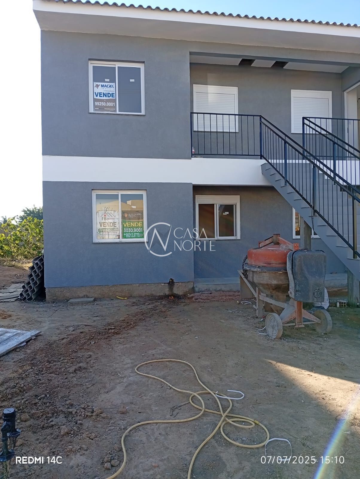 Casa à venda com 2 quartos, 44m², 1 vaga, Rua Joe Luchno no bairro Hípica em Porto Alegre