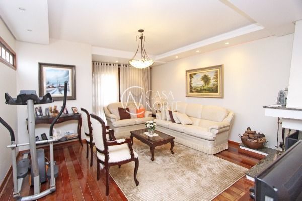 Casa à venda com 4 quartos, 287m², 1 suíte, 4 vagas, Rua Lloyd de Andrade Polidoro no bairro Ipanema em Porto Alegre