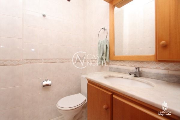 Casa à venda com 3 quartos, 212m², 1 suíte, 2 vagas, Rua Doutor Pitrez no bairro Ipanema em Porto Alegre