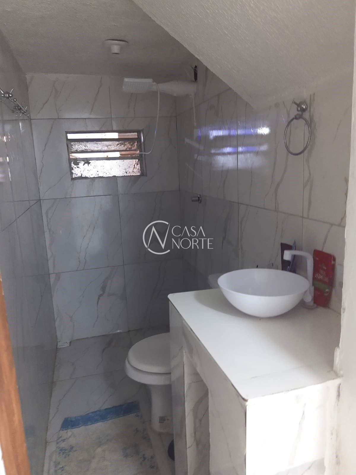 Casa à venda com 3 quartos, 200m², 2 vagas, Rua Barão do Guaíba no bairro Menino Deus em Porto Alegre