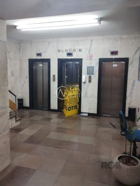 Sala Comercial à venda , 82m², Rua General Andrade Neves no bairro Centro Histórico em Porto Alegre