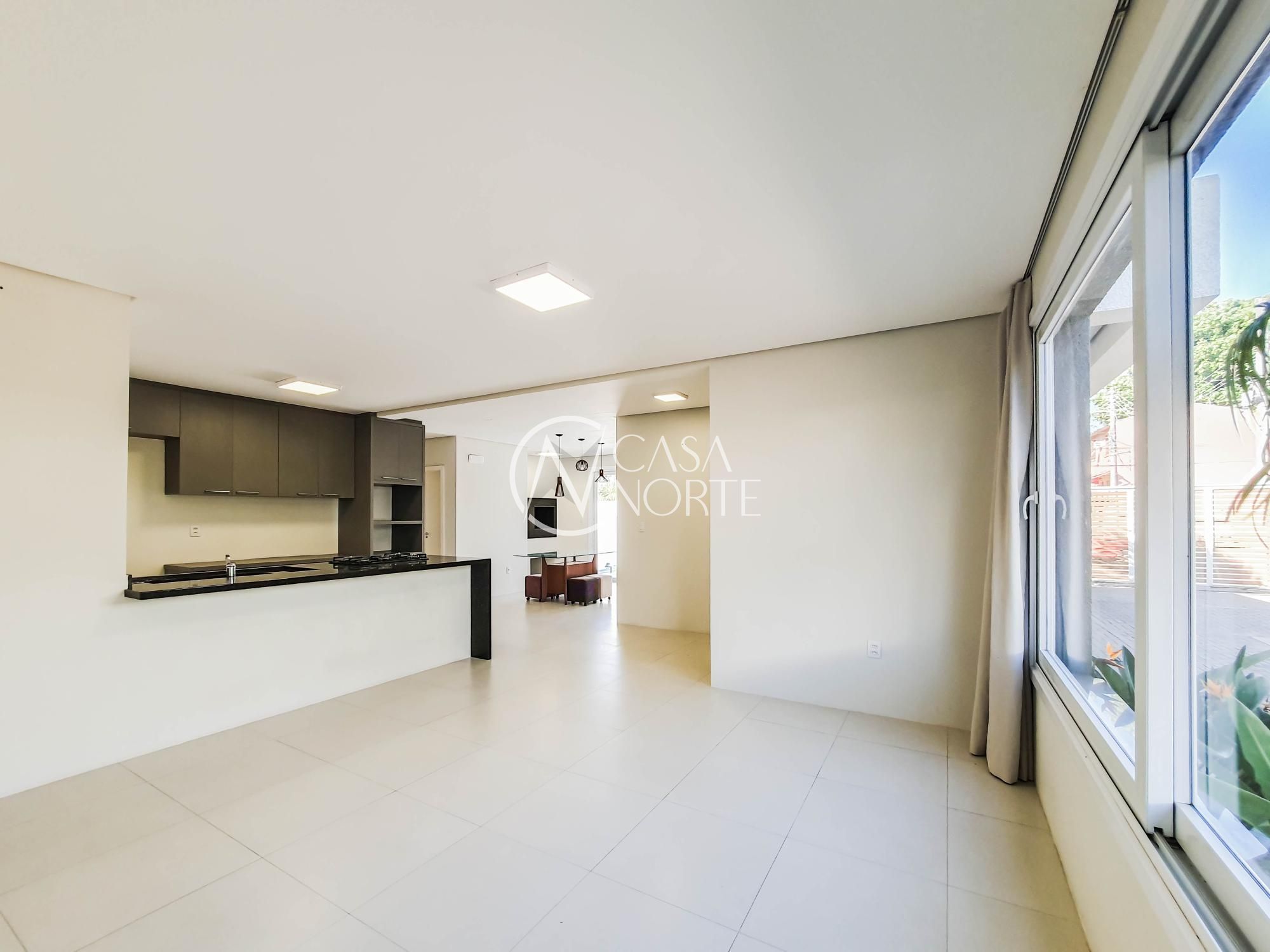 Casa de Condomínio à venda com 3 quartos, 168m², 3 suítes, 3 vagas, Rua Jacundá no bairro Guarujá em Porto Alegre